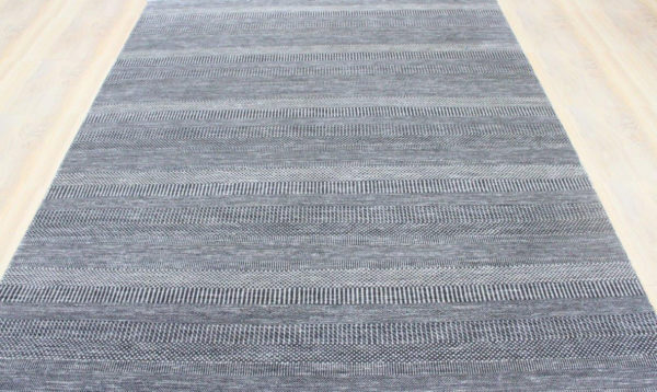 Indo/Nep Modern carpet