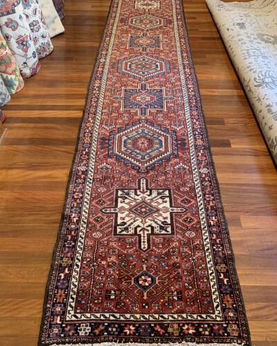 Old Persian Luri runner