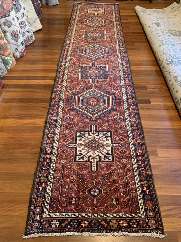 Old Persian Luri runner